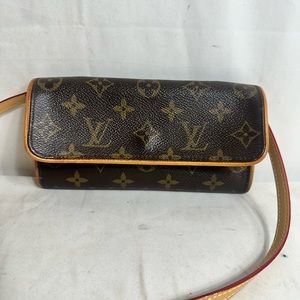 Louis Vuitton Shoulder Bag